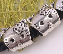 Hello Kitty Pandora-style