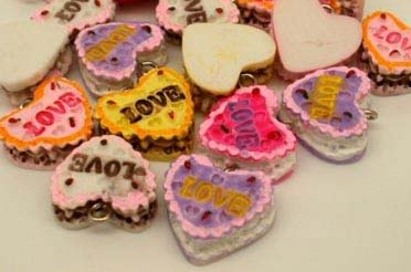 Cake, hartvormig ' Love ' in verschillende kleuren