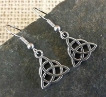 triquetra oorbellen