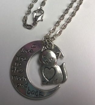 ketting met POES en MAAN met tekst; I love you to the moon and back