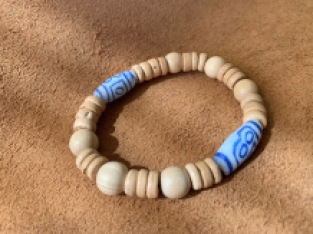 armband met keramieken en houten kralen